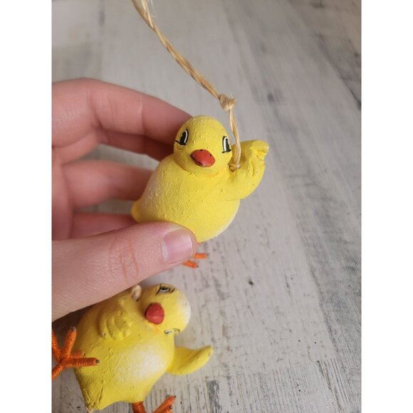 Chicks climbing rope easter ornament unique spring xmas - Picture 3 of 7